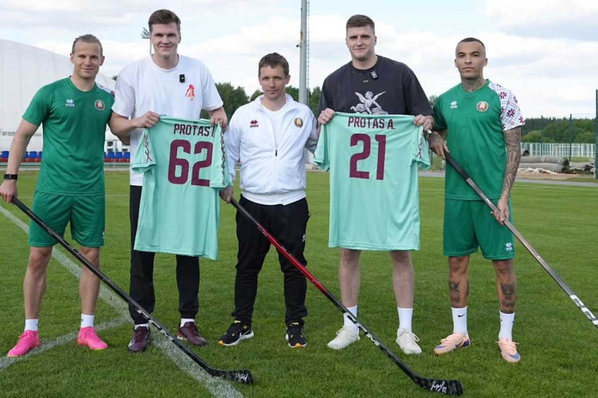 Protas brothers visit Belarus national soccer team, swap hockey sticks for jerseys