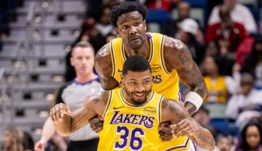 Sources: Deandre Ayton picks up Lakers option, Marcus Smart opts out