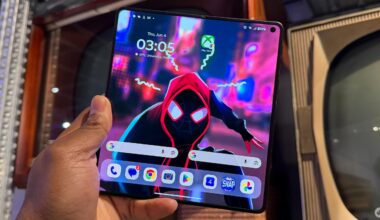 Motorola Razr Fold Review: A battery that keeps chugging along