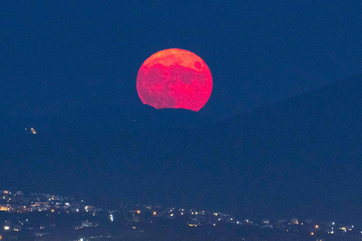 Red full Moon – the August Sturgeon Moon – rising over Thessaloniki, Greece, 22 August 2021. This was a Blue Moon, but as you can see, was actually coloured red. Photo by Nicolas Economou/NurPhoto via Getty Images