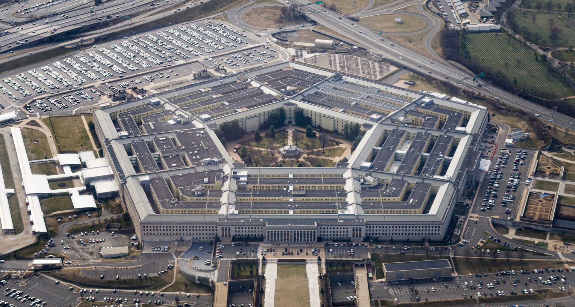 Firefighters on scene at Pentagon during ‘hazardous materials incident’ | News