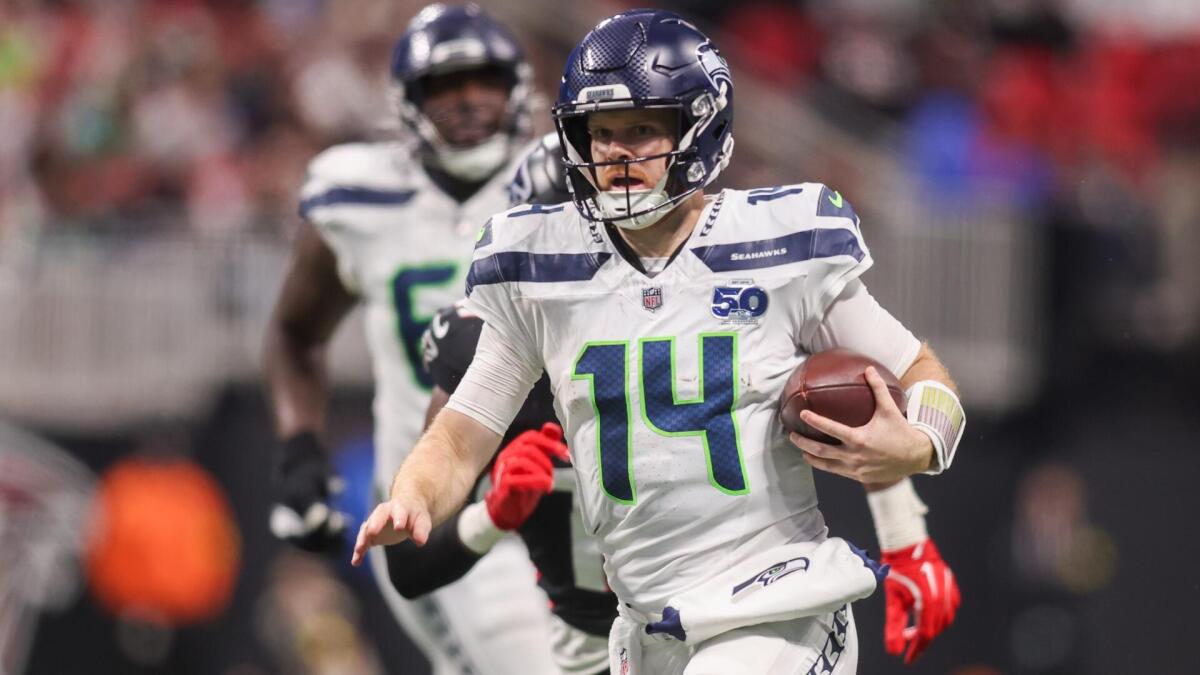 Fantasy football rankings 2026: Sleepers, breakouts, busts via model that predicted Daniel Jones' big season