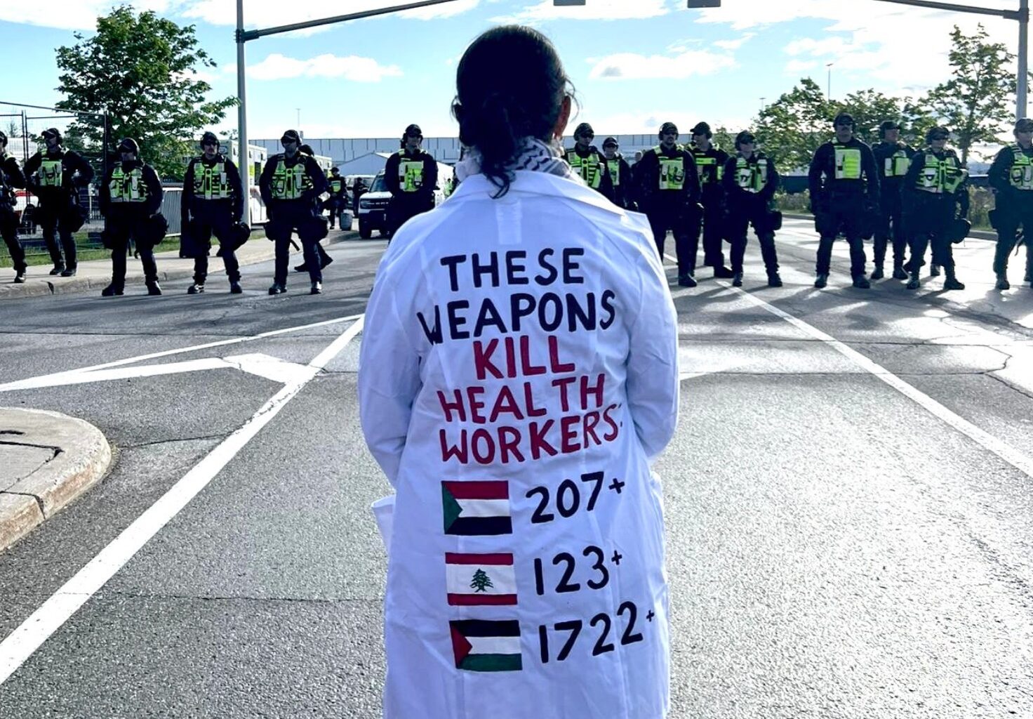 Shut Down CANSEC campaign mobilizes hundreds to challenge annual weapons show at Cohere Centre in Ottawa
