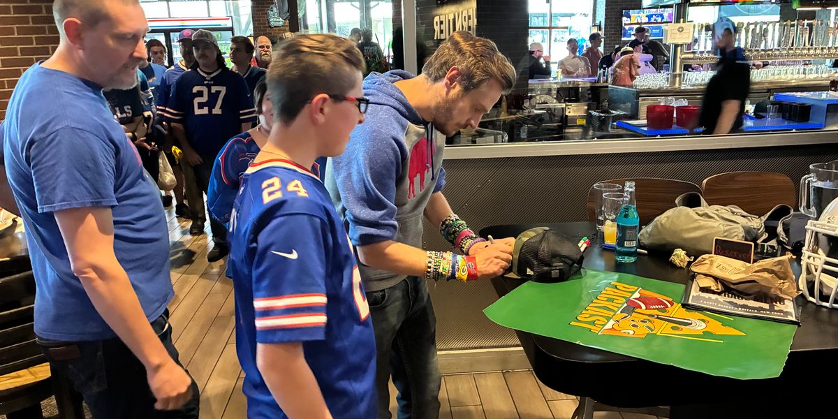 NFL YouTuber Tom Grossi returns to Buffalo for second '30-in-30' initiative