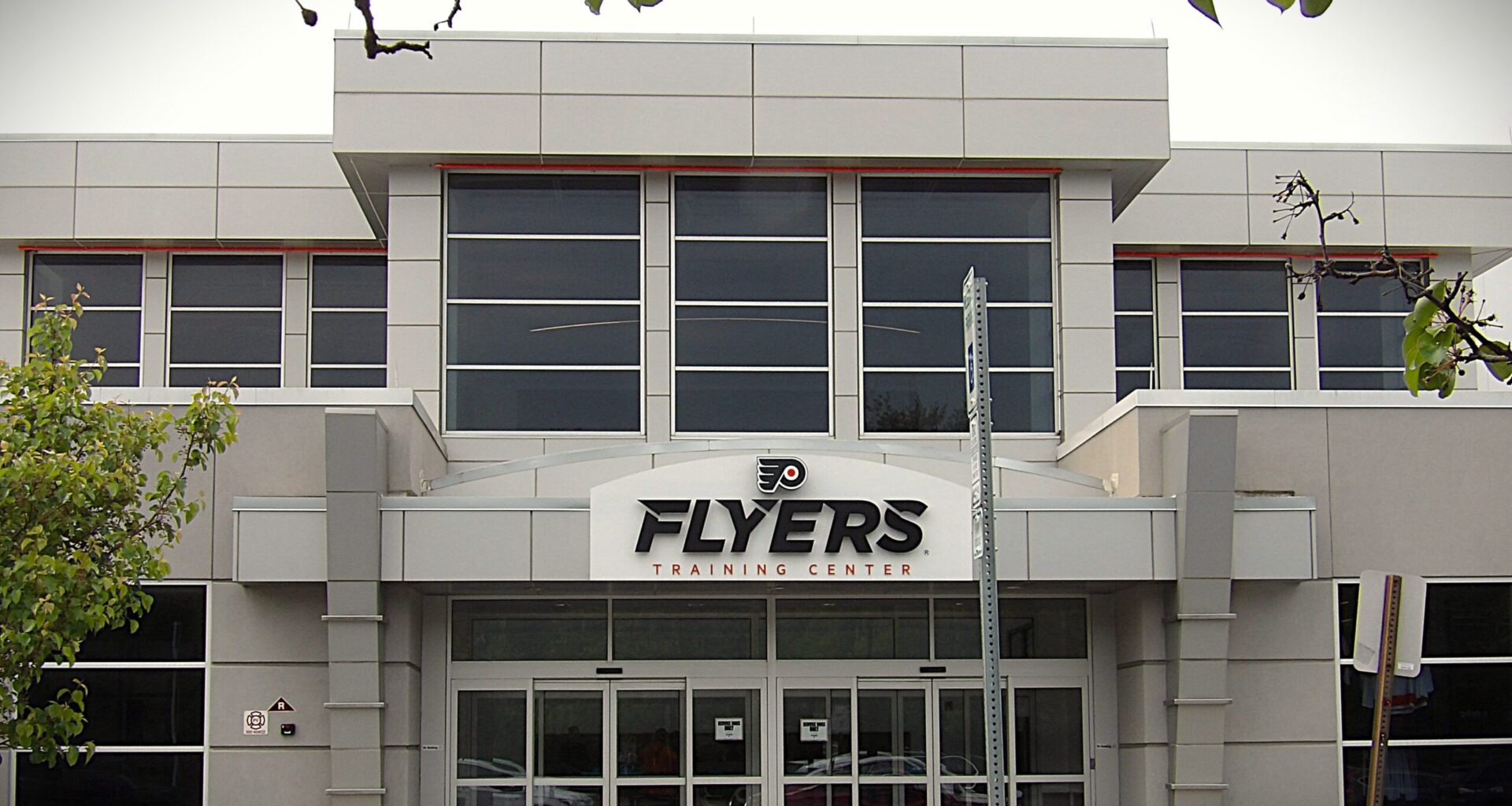 The Flyers and the Ottawa Senators have had mutual interest in various players, can they get a deal done? ► FLYERS NITTY GRITTY