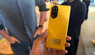 Trump Phone is a gold-painted HTC phone from two years ago