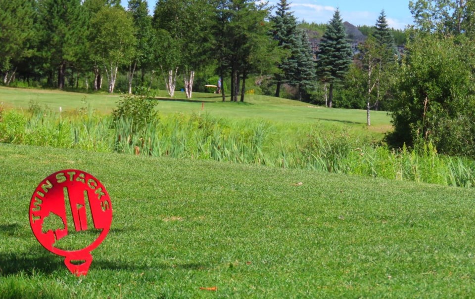 twin-stacks-golf-3