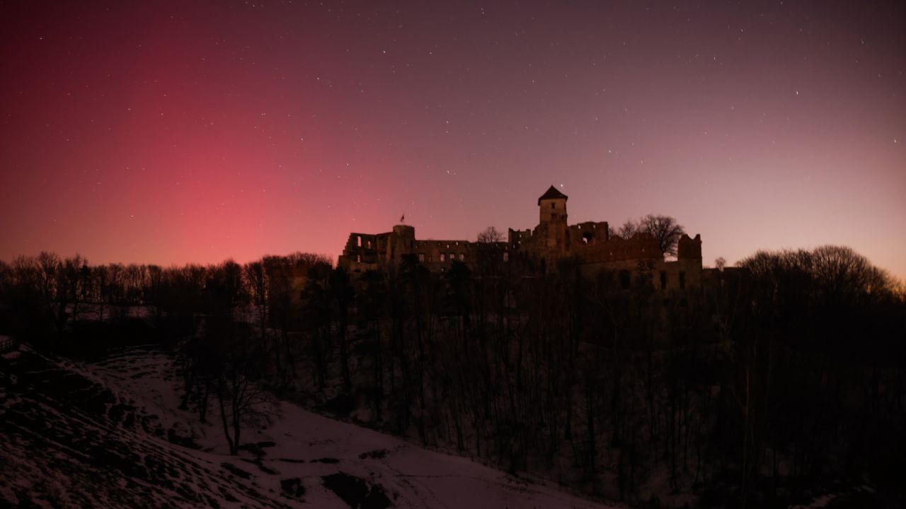 Poland may glimpse northern lights as solar particles head for Earth - TVP World