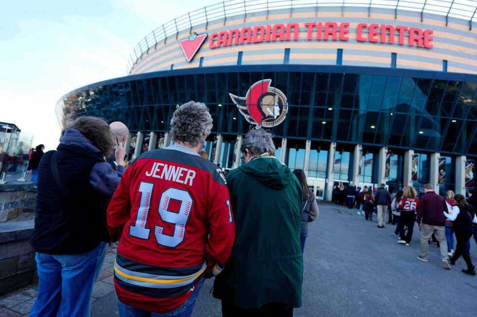 PWHL's Charge staying in Ottawa after reaching deal to play in NHL Senators' arena, AP sources say