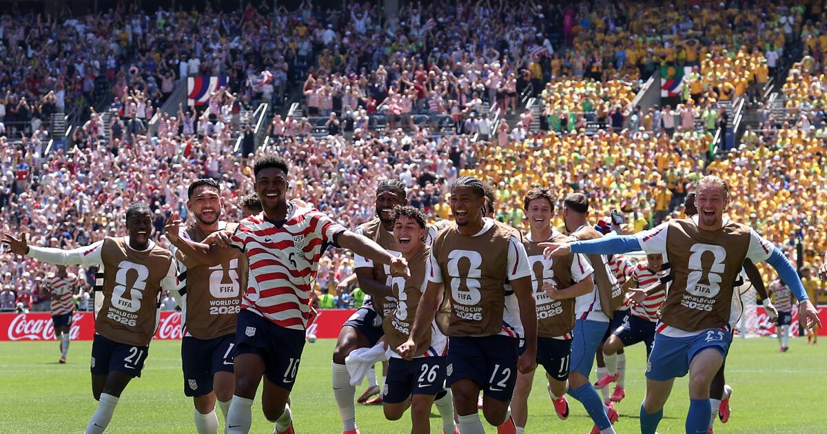 U.S. soccer players 'vibes are high' during World Cup workouts