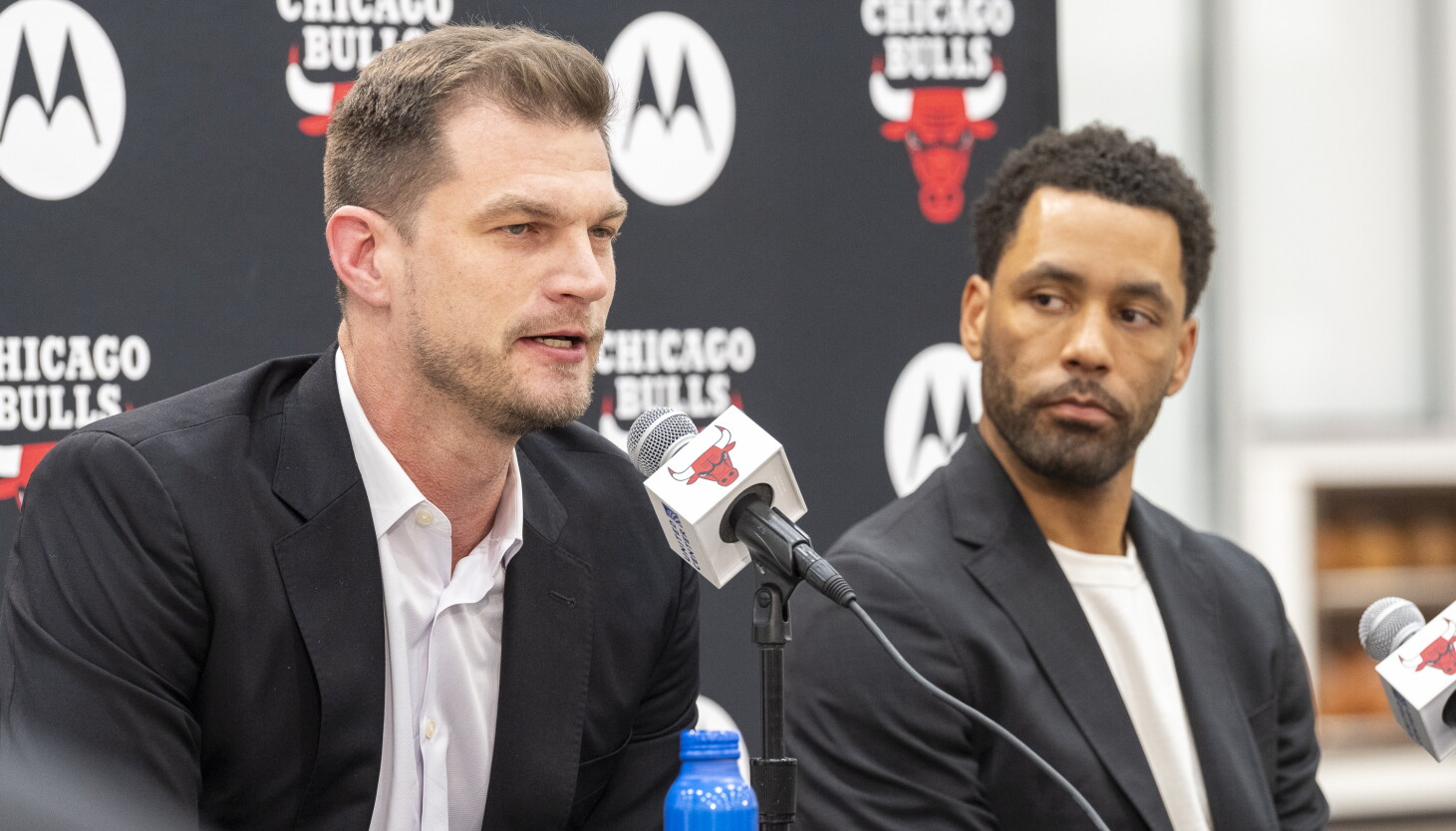 Tiago Splitter brings foxhole mentality to his new Bulls coaching seat
