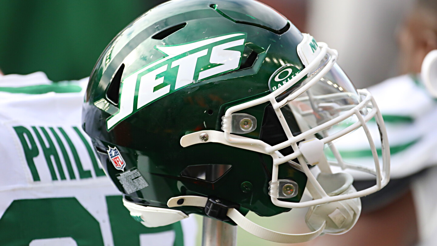 Jets are swapping speed for size