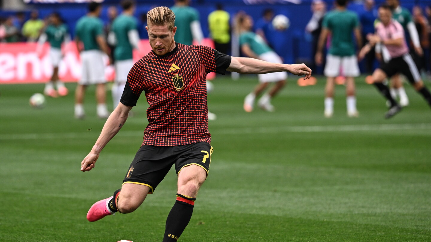 George Kittle says World Cup fields show NFL could play all games on grass if owners cared