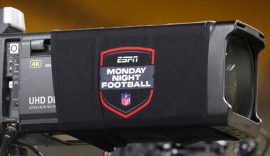ESPN "zeroing in" on Dave Pasch, Bob Wichusen to replace Chris Fowler