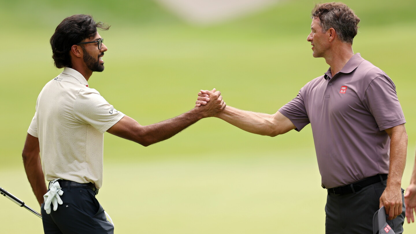 Four birdies here, four birdies there: Bhatia cards 62 in Round 2 of Travelers