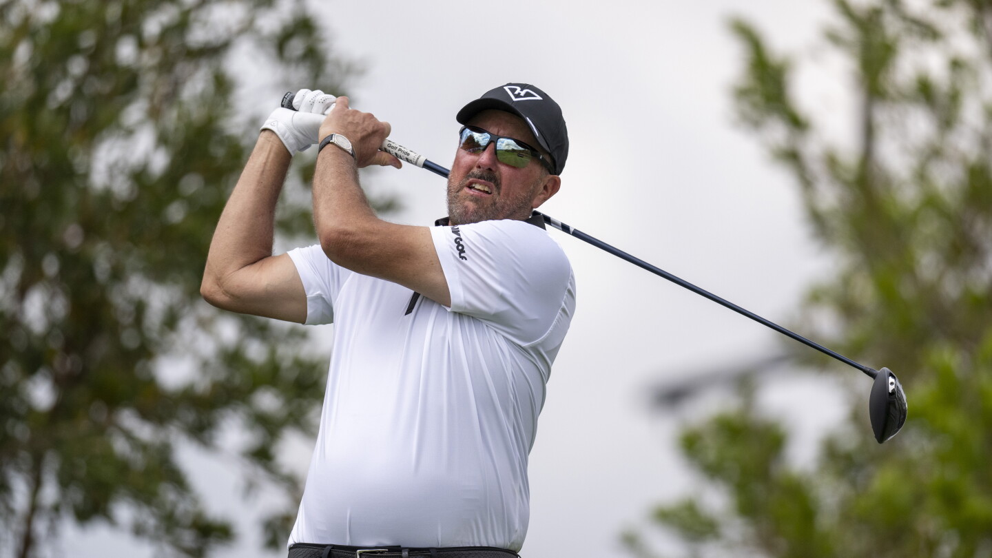 Report: Mickelson kicked out of San Diego club for inappropriate contact with female employee