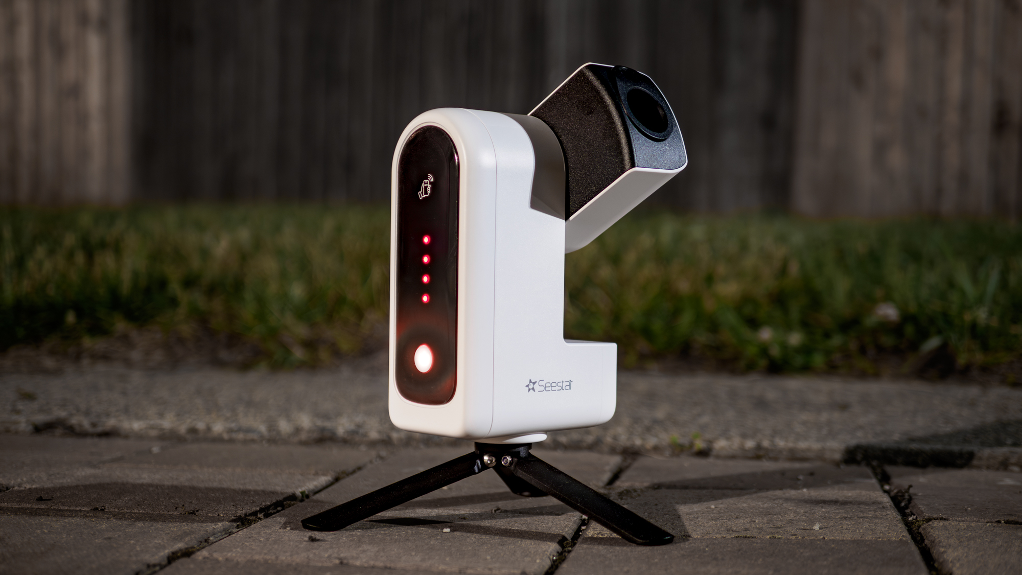 Seestar S30 Pro shooting astrophotography.
