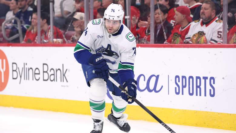 Vancouver Canucks v Chicago Blackhawks