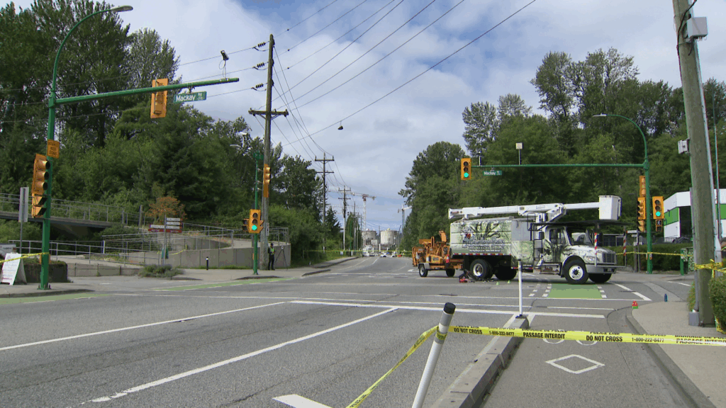 Cyclist dead after crash in North Vancouver