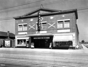 1930: Fraser Street and East 47th Ave. Jack Oakie in 'Hit the Deck,' a side-splitting comedy at the Fraser Theatre at 6294 Fraser St.