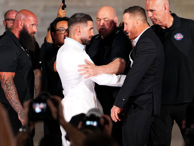 Topuria shoves Gaethje at UFC Freedom 250 faceoff