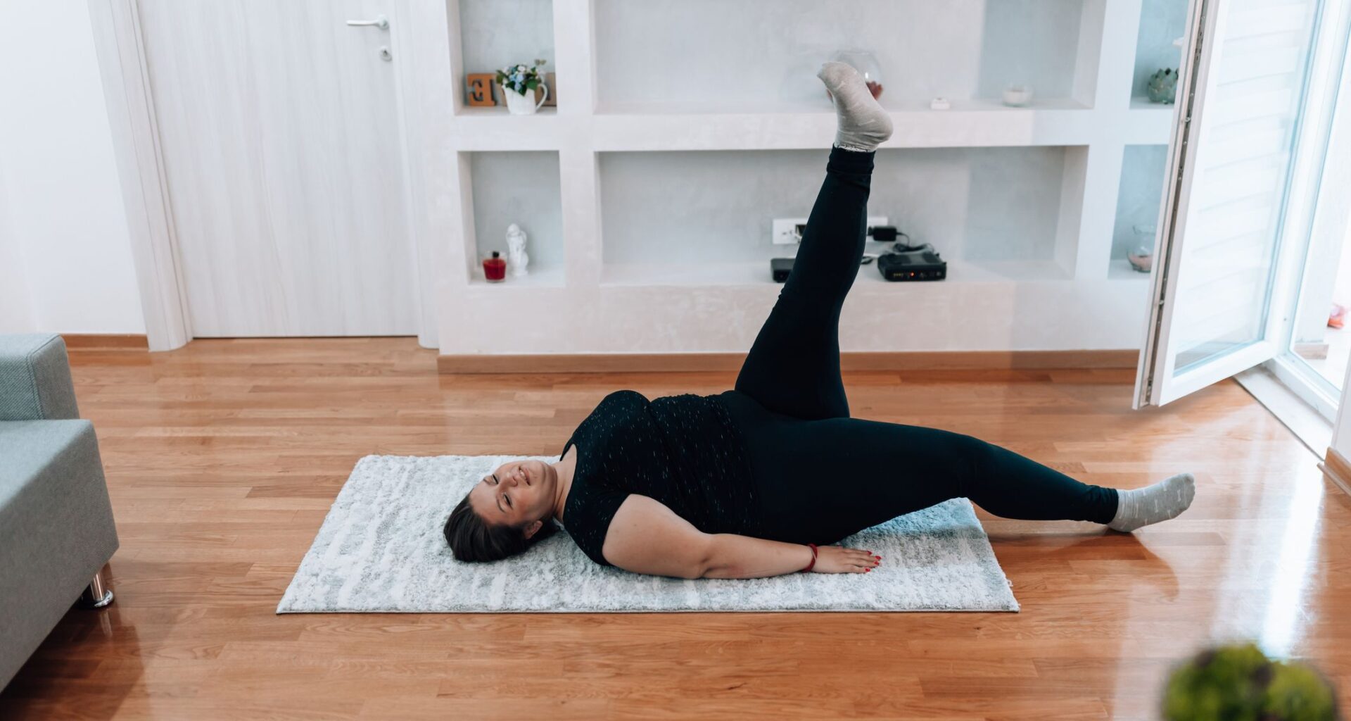 A Pilates instructor says this is the one exercise she recommends to people who want to build core strength and improve their hip mobility