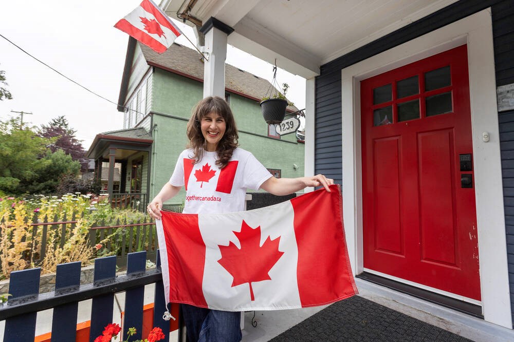 Victoria woman aims to get country singing O Canada together