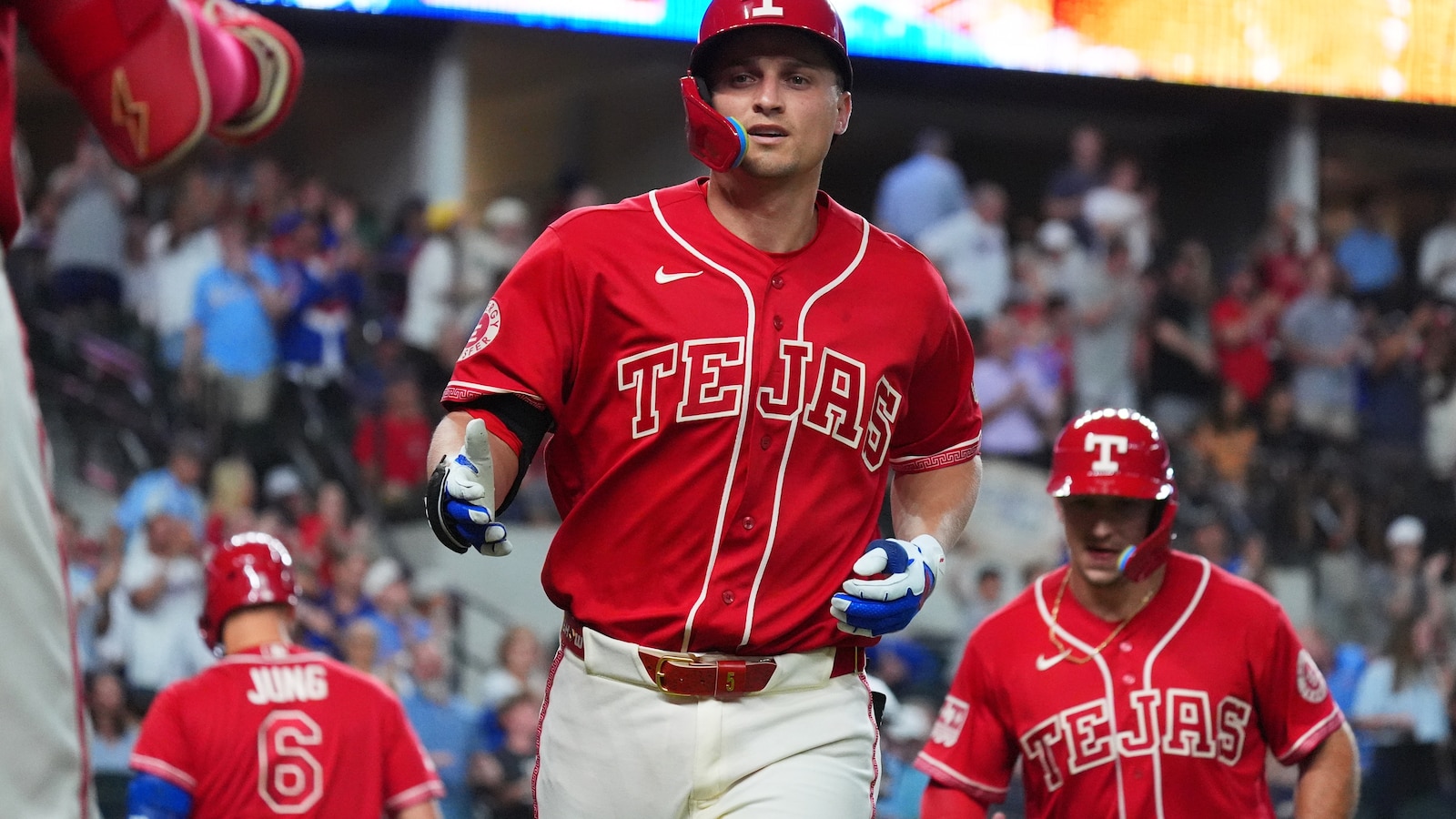 Corey Seager hits a 2-run homer in his Rangers return, snapping an 0-for-29 skid