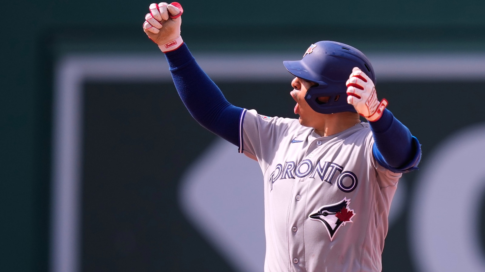 After a misplayed foul pop, Valenzuela hits go-ahead double in Blue Jays' 4-3 win over Red Sox