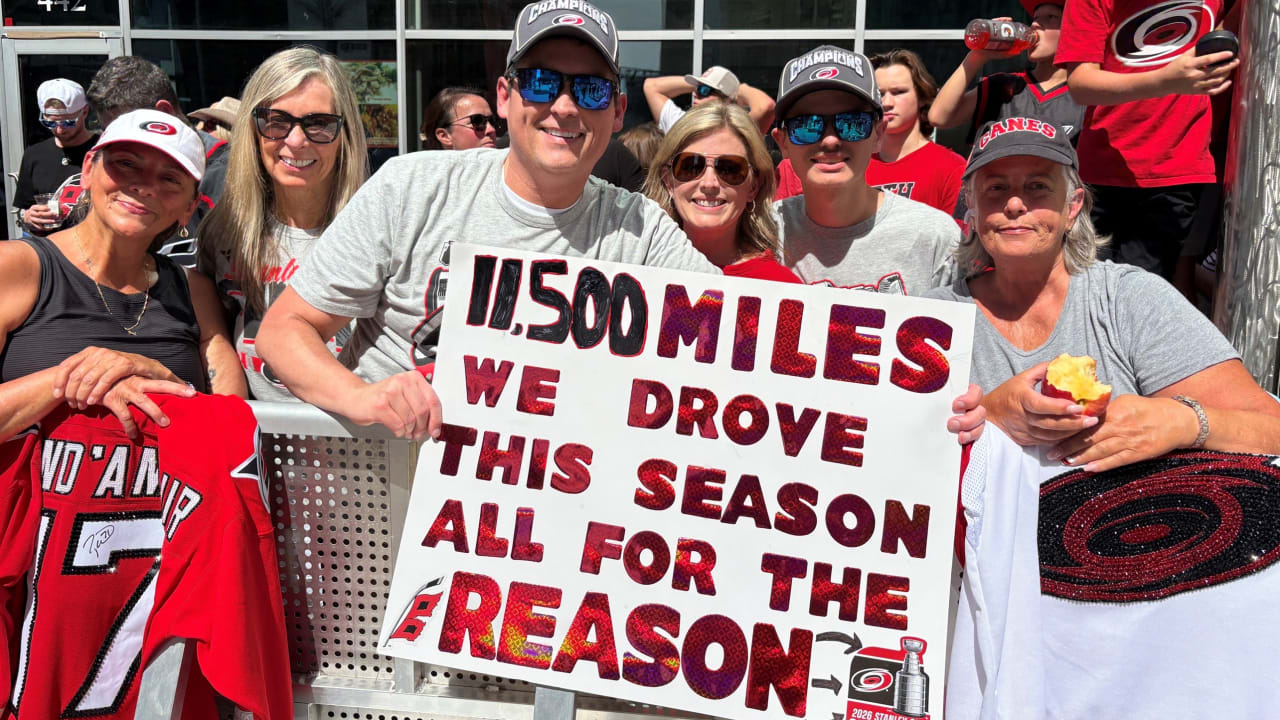 Hurricanes fans cheer on Stanley Cup champions at parade