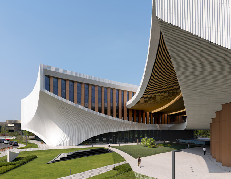 ZHA's Songshan Lake Exhibition and Performance Center Opens in Dongguanm, China - Image 1 of 20