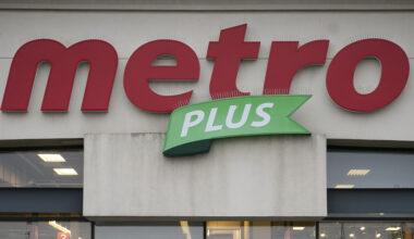 Metro store sign
