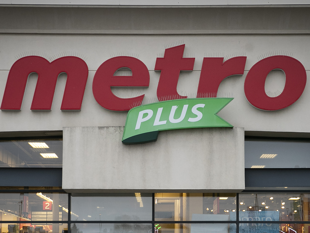 Metro store sign