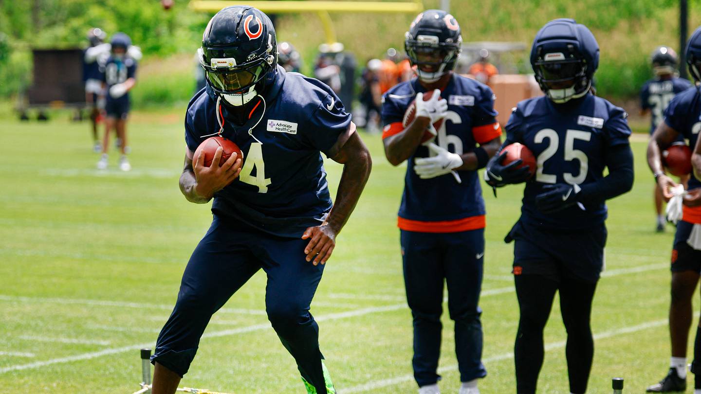 Bears Opt for Round 1 Running Back to Replace D'Andre Swift in 2027 NFL Mock Draft