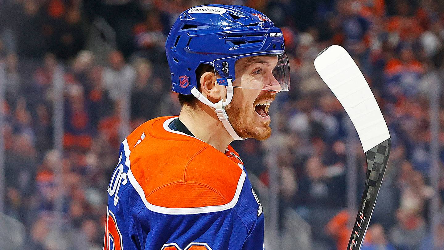 Mar 28, 2026; Edmonton, Alberta, CAN; Edmonton Oilers forward Jack Roslovic (28) celebrates after scoring a goal during the third period against the Anaheim Ducks at Rogers Place. Mandatory Credit: Perry Nelson-Imagn Images