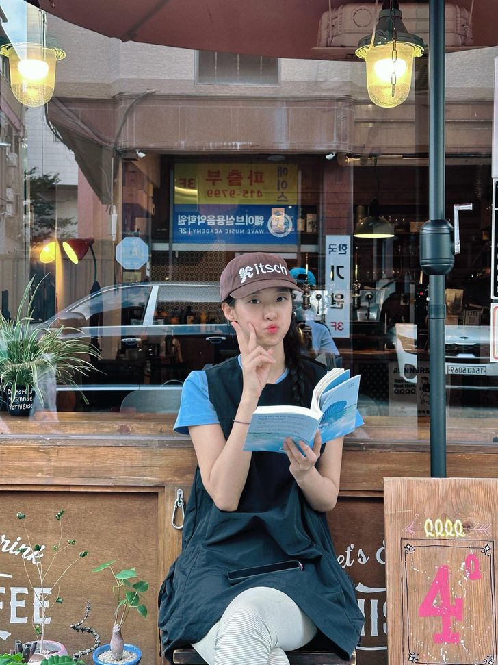 Seolhyun / Captured from Instagram