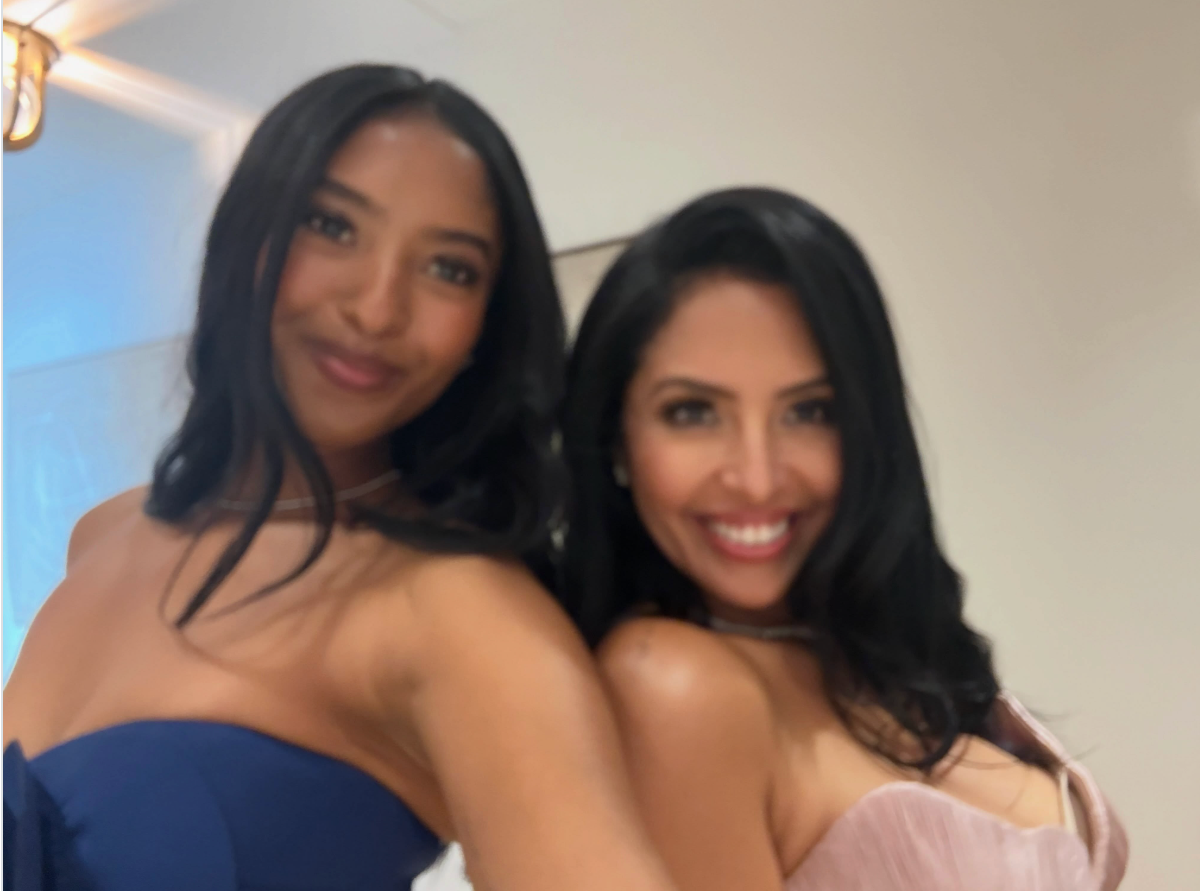 Vanessa captioned their pic "T&T"