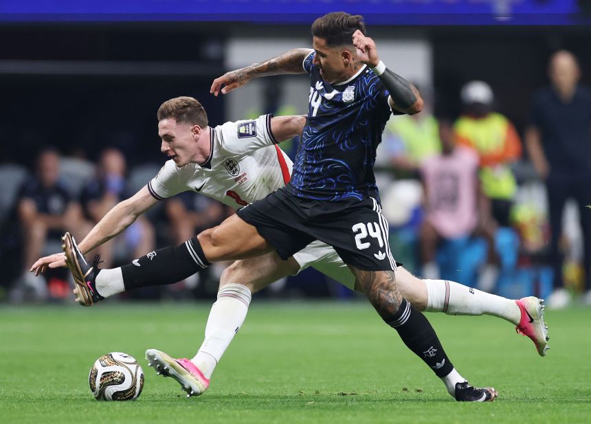 Argentina's Enzo Fernández, right, challenges England's Elliot Anderson during Wednesday's semifinal in Atlanta.