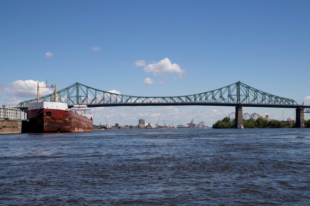 83-year-old crashes car near Jacques-Cartier Bridge