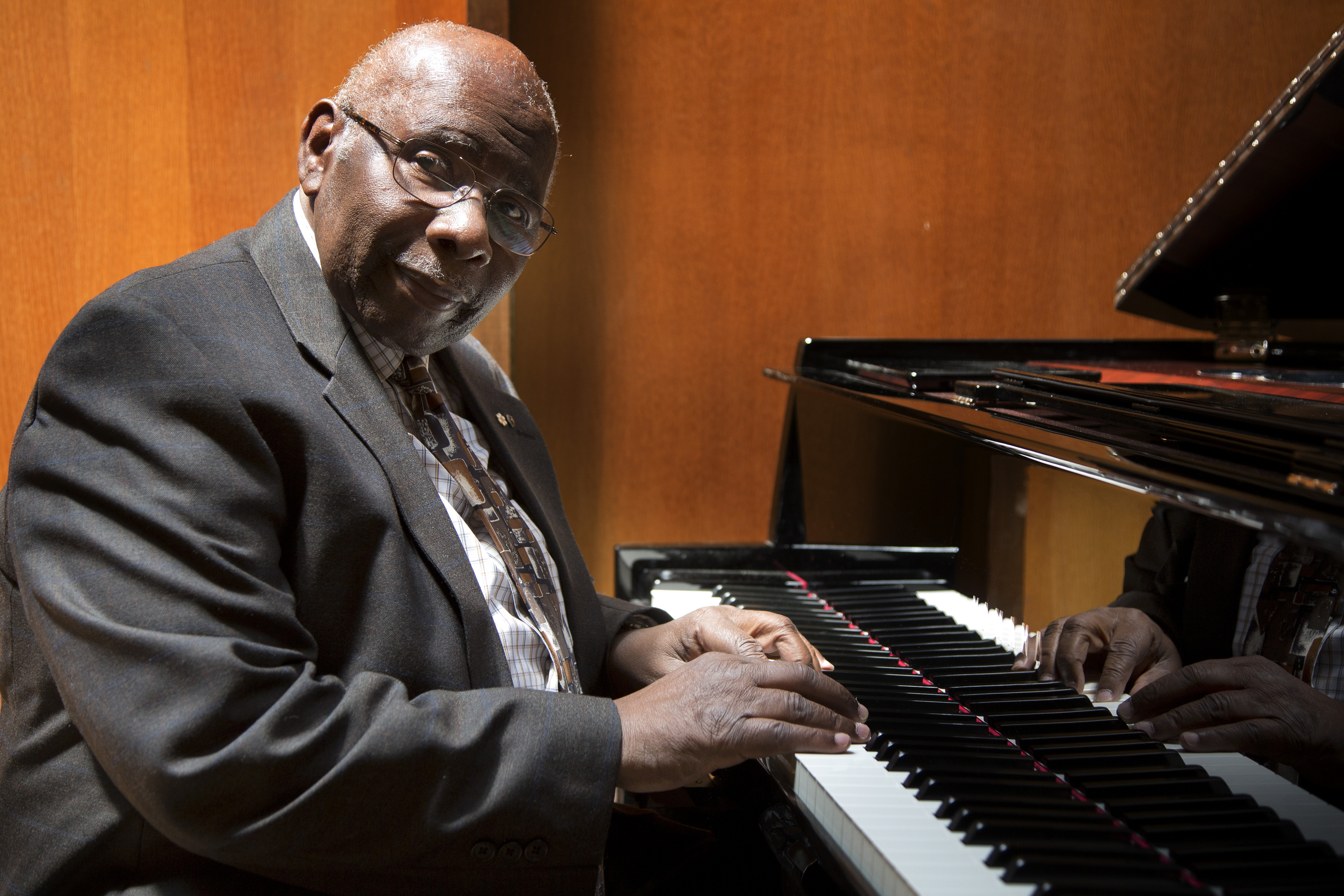 Oliver Jones plays a piano