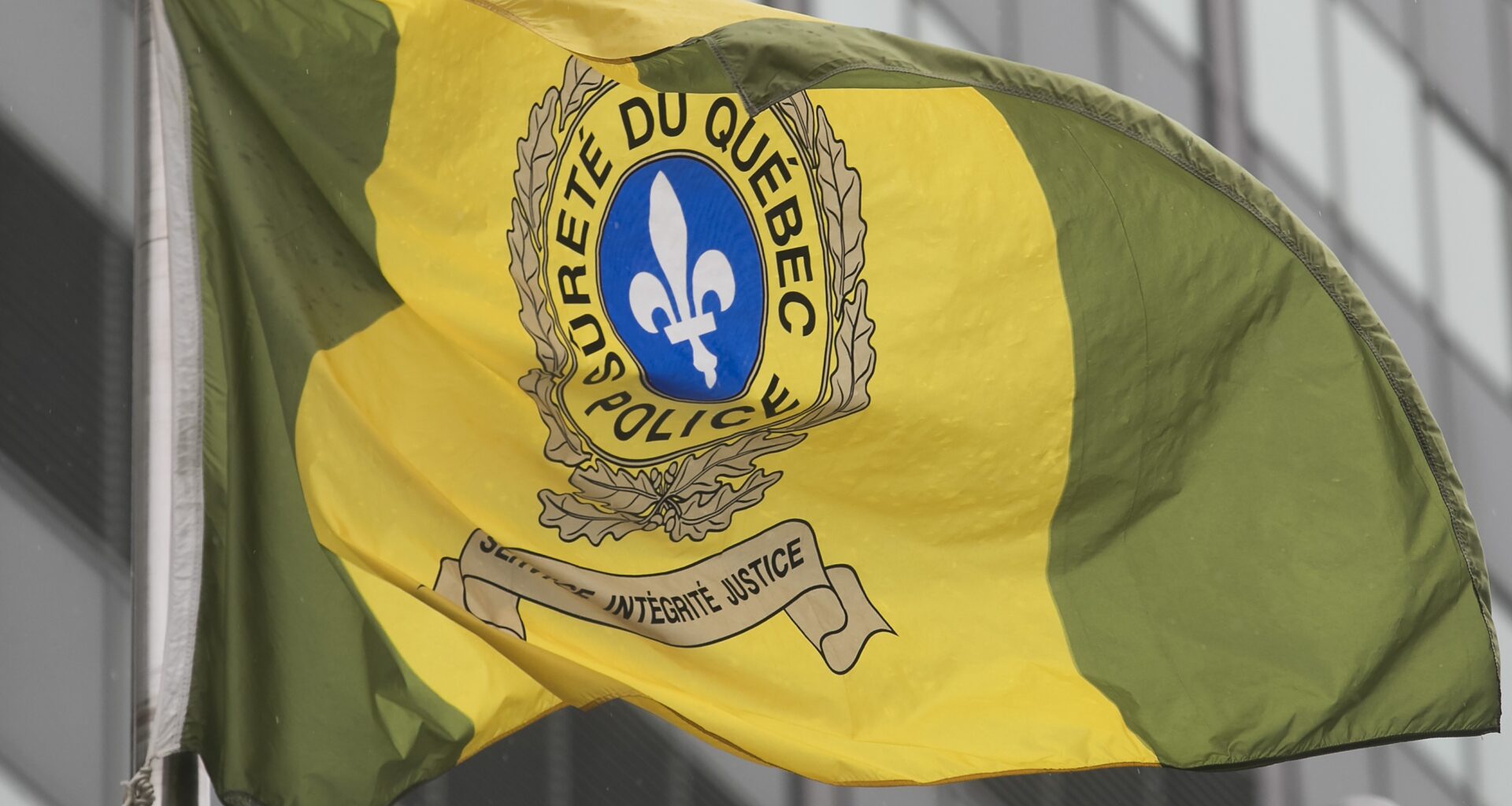 A Sûreté du Québec flag