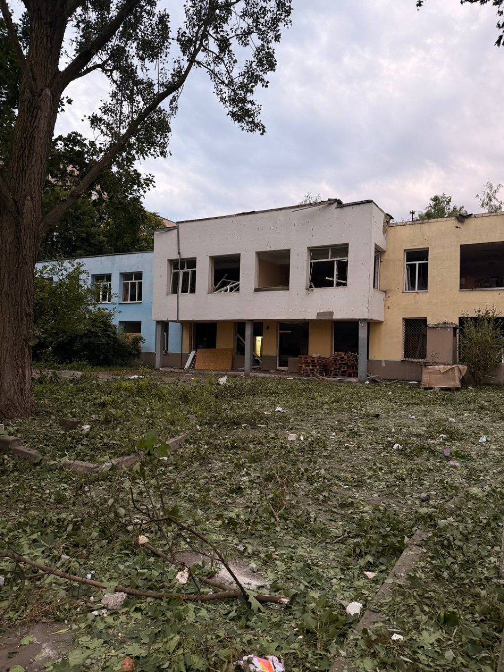 A kindergarten and garages hit by a Russian strike on July 7, 2026. Kyiv, Podilskyi district.