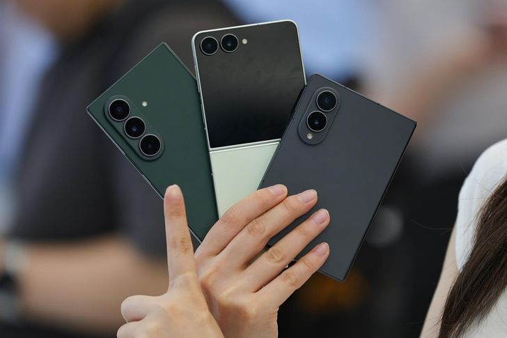 A model promotes Samsung Electronics' Galaxy Z Fold 8 Ultra, Flip 8, Fold 8 smartphones at the company's showroom in Seocho District, Seoul, Thursday. Yonhap