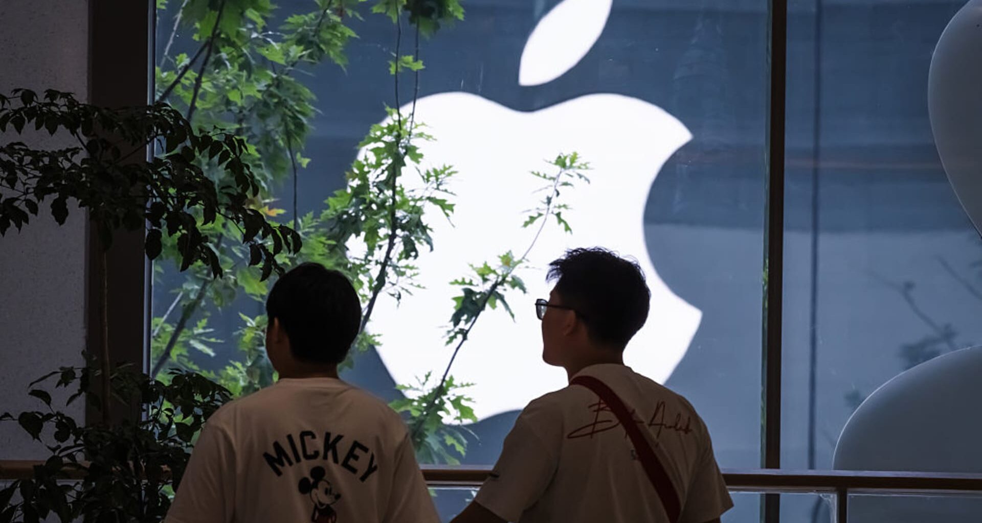Apple's China breakthrough provides another tailwind for its stock