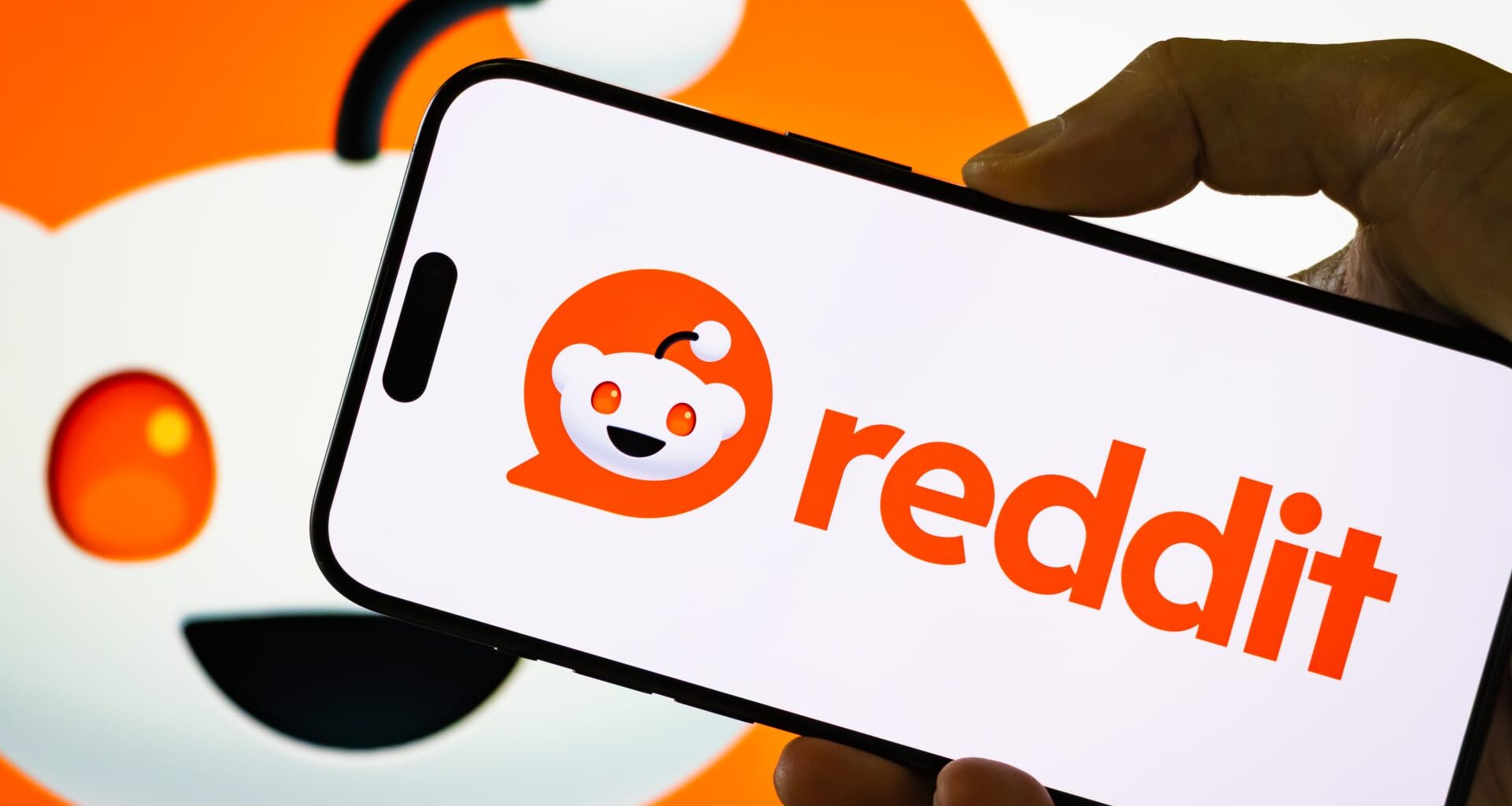 Reddit stock sinks on report it may not renew Google AI content deal