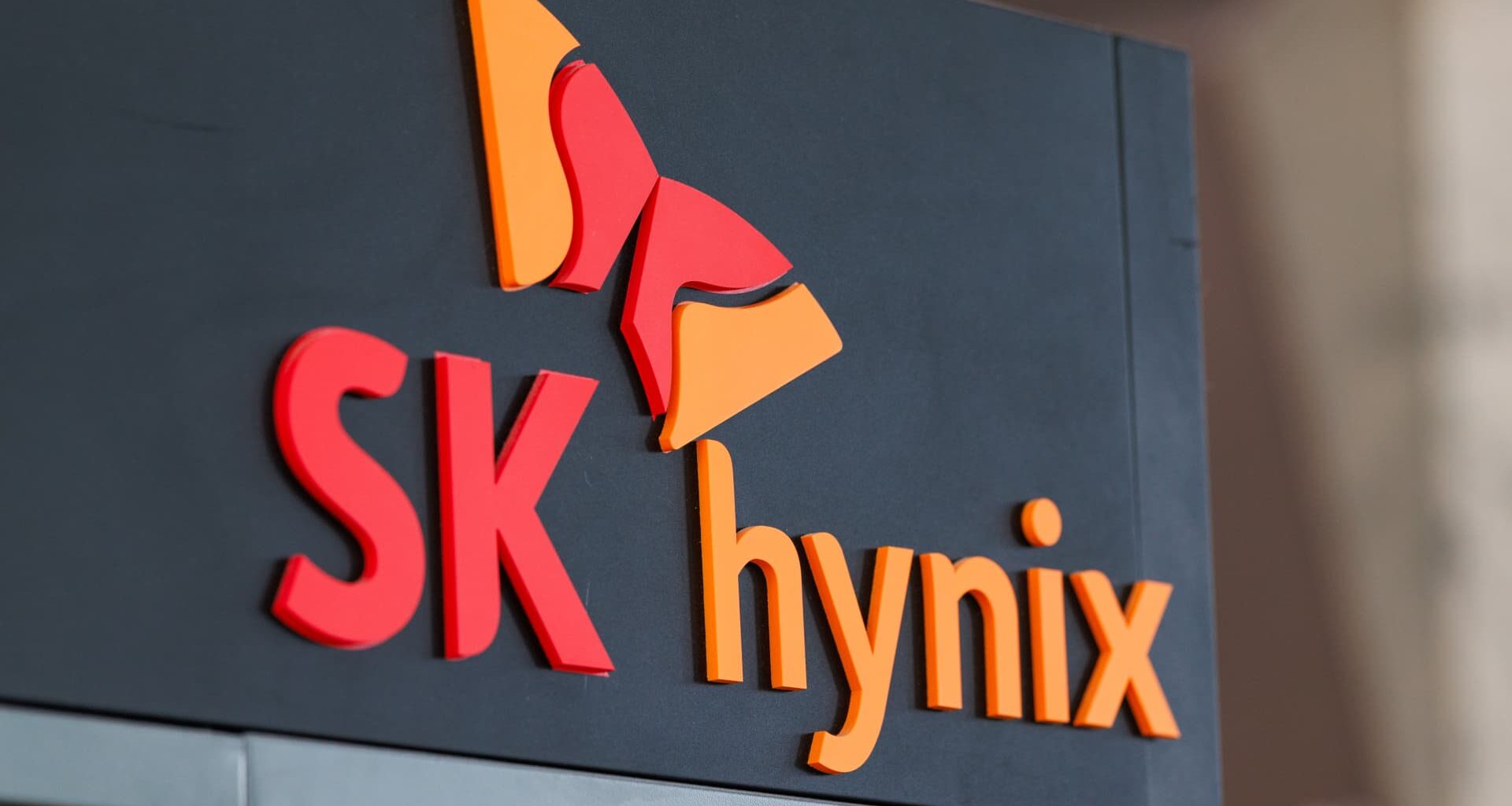 SK Hynix shares fall after stellar Nasdaq debut