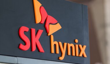 SK Hynix shares fall after stellar Nasdaq debut