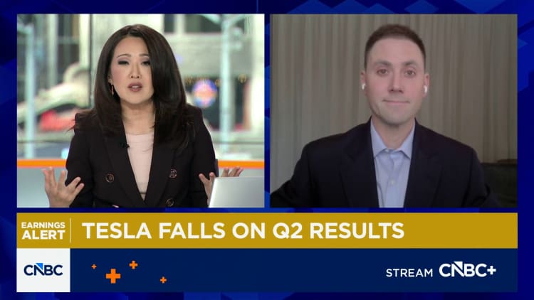 Tesla stock likely sliding on EPS miss, says Morningstar's Seth Goldstein