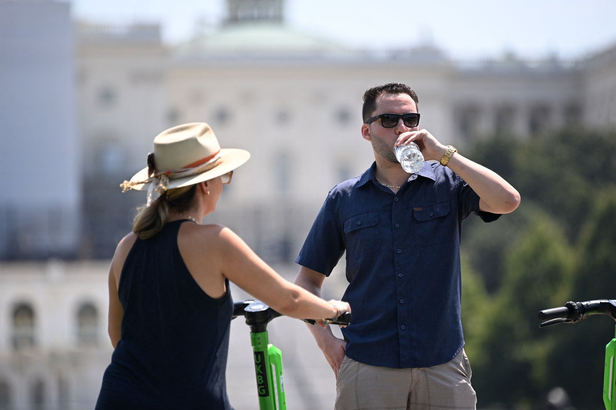 How much water do you really need to stay hydrated? Experts say it depends