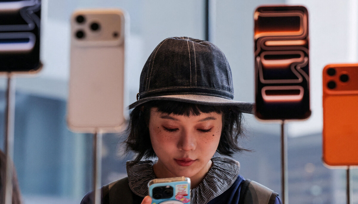 Rising iPhone 18 and Galaxy S26 prices push buyers to older iPhone 17 and Galaxy S26 models